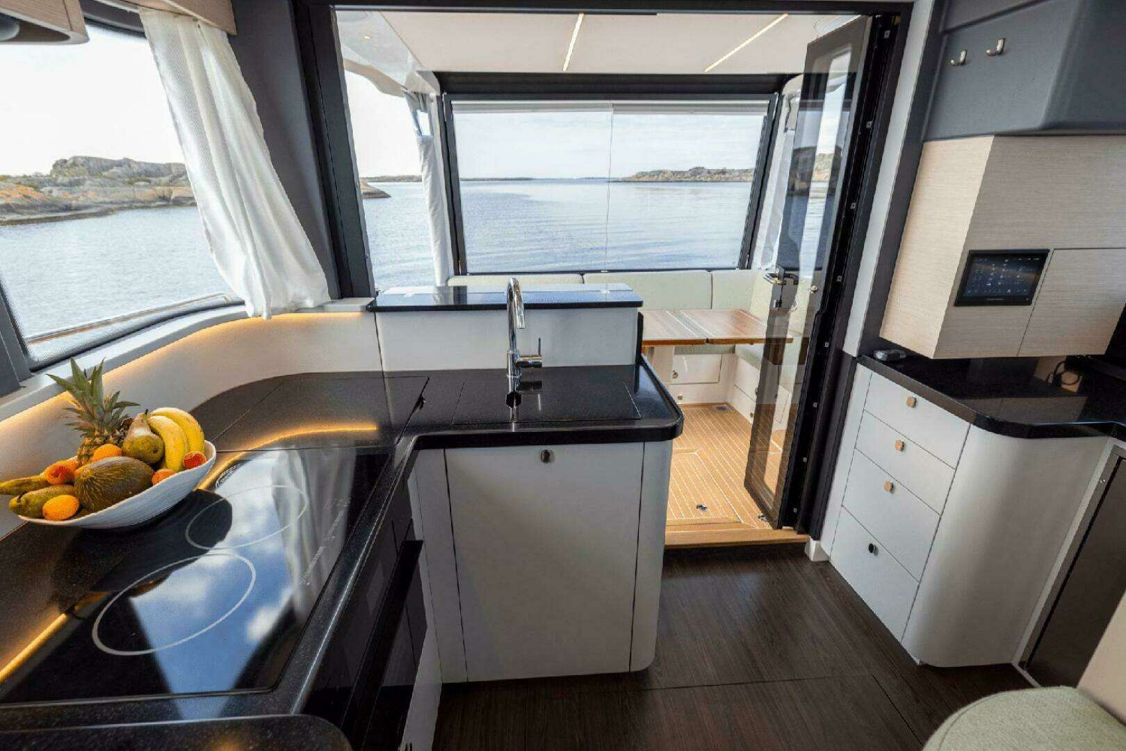 2025 Nimbus 495 Flybridge - Image 17
