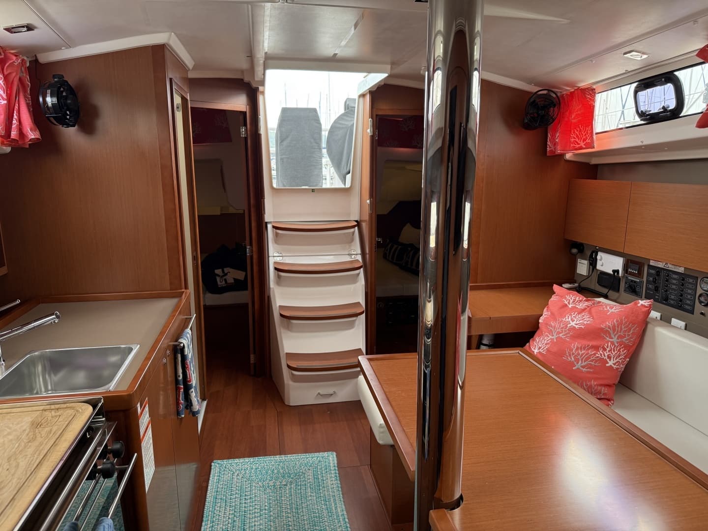 2016 Beneteau Oceanis - Image 38
