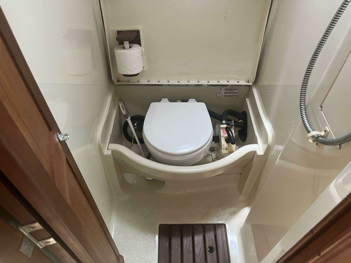 1992 Hunter 33.5 - Image 44