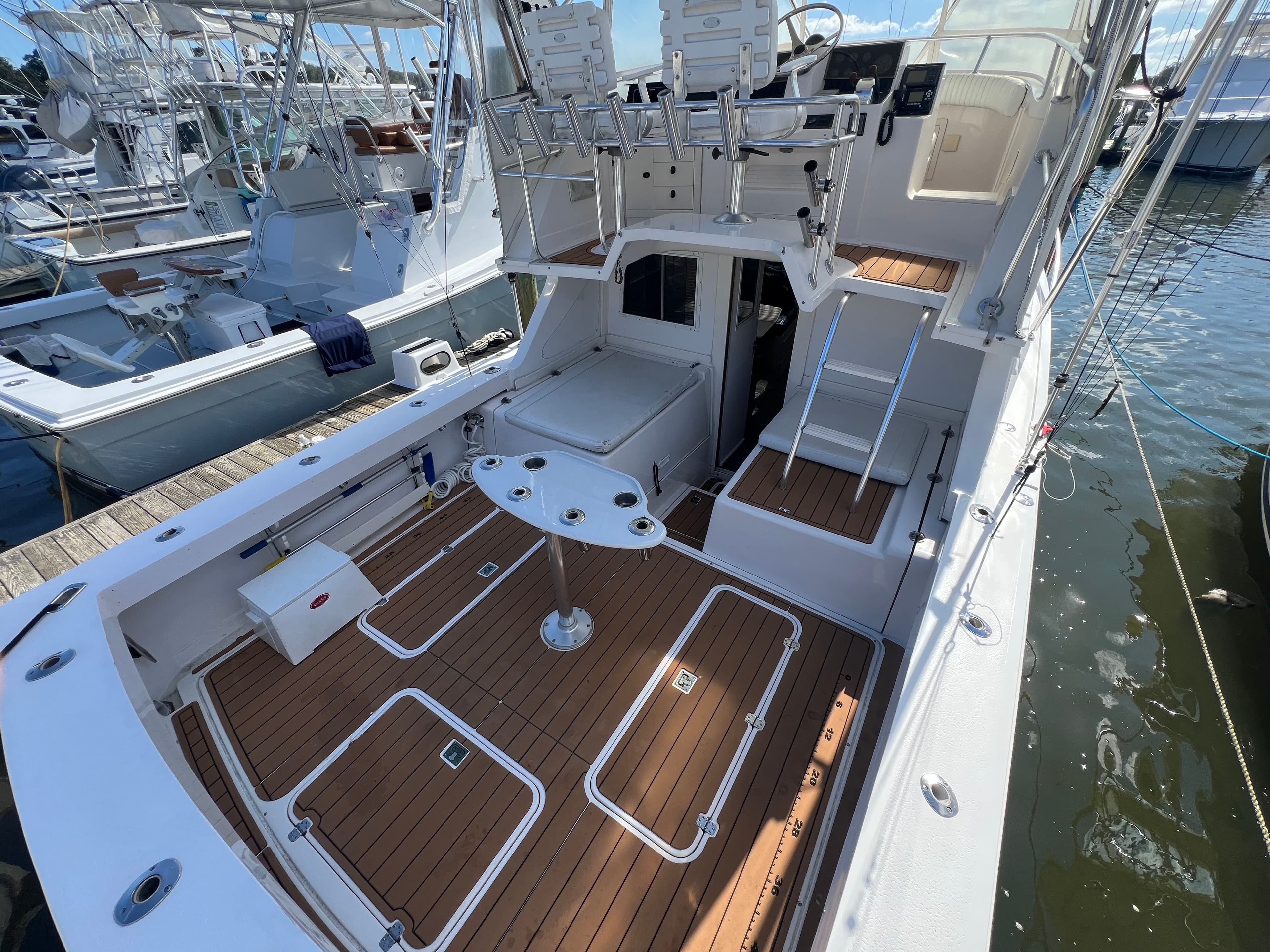 1996 Blackfin 33 Flybridge - 10