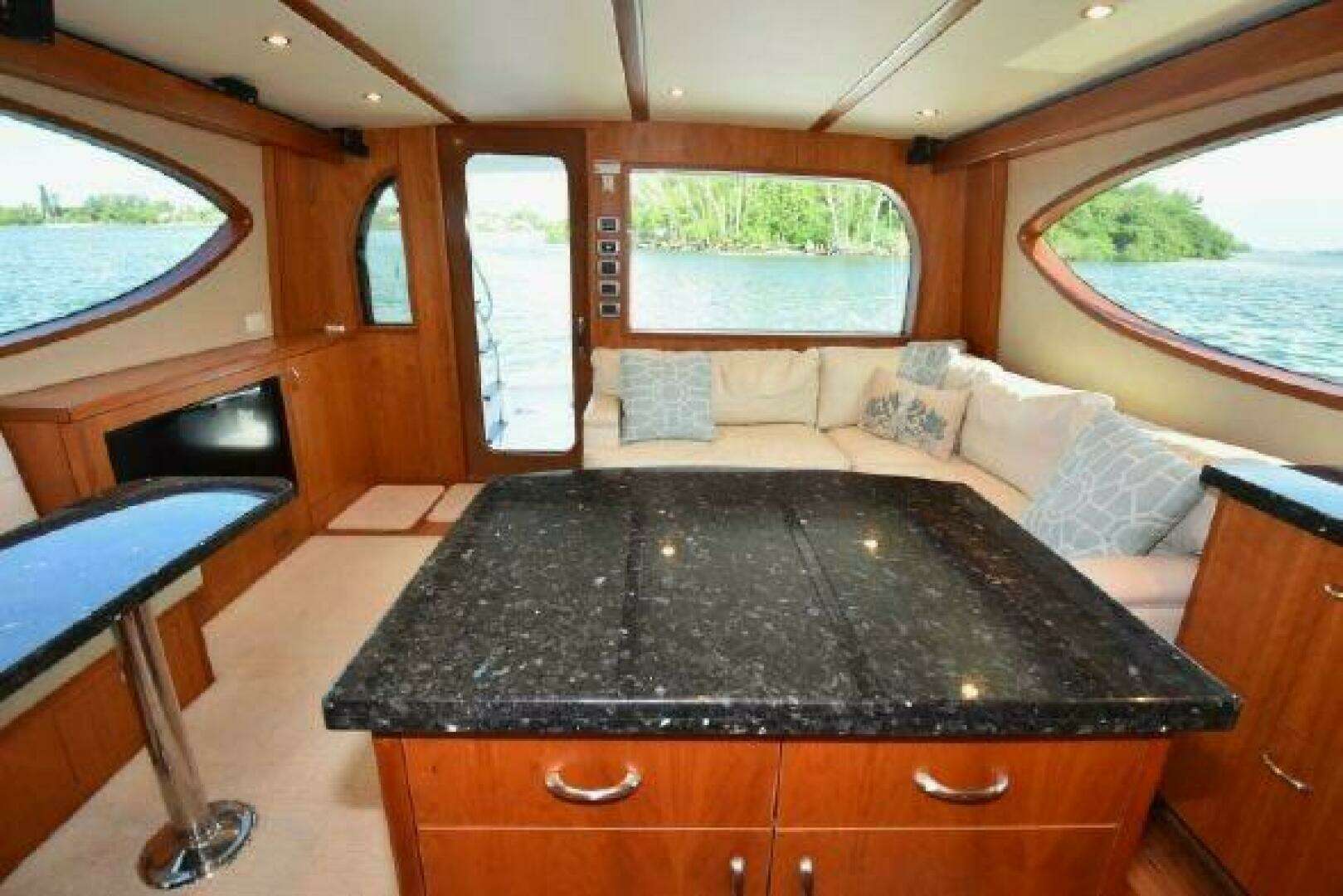 2013 Hatteras GT54 - Image 19