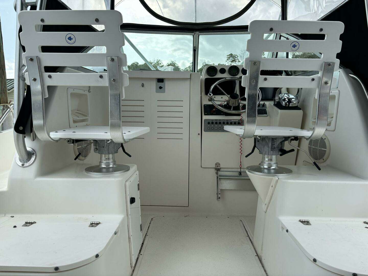 1995 Pursuit 2470 - Image 15