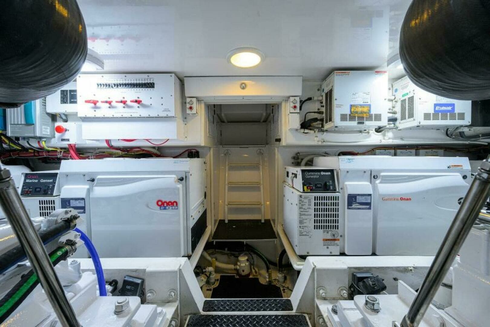 2008 Viking 60 Convertible - Image 60