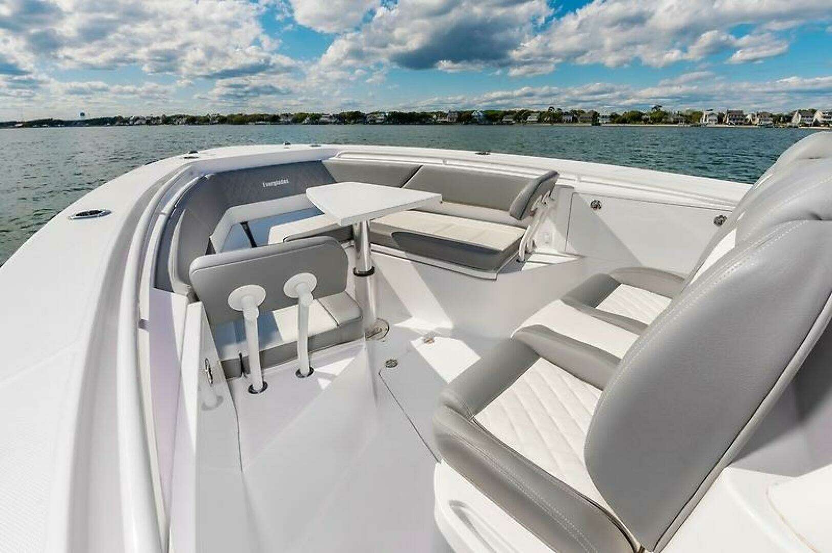 2023 Everglades 335CC - Image 23
