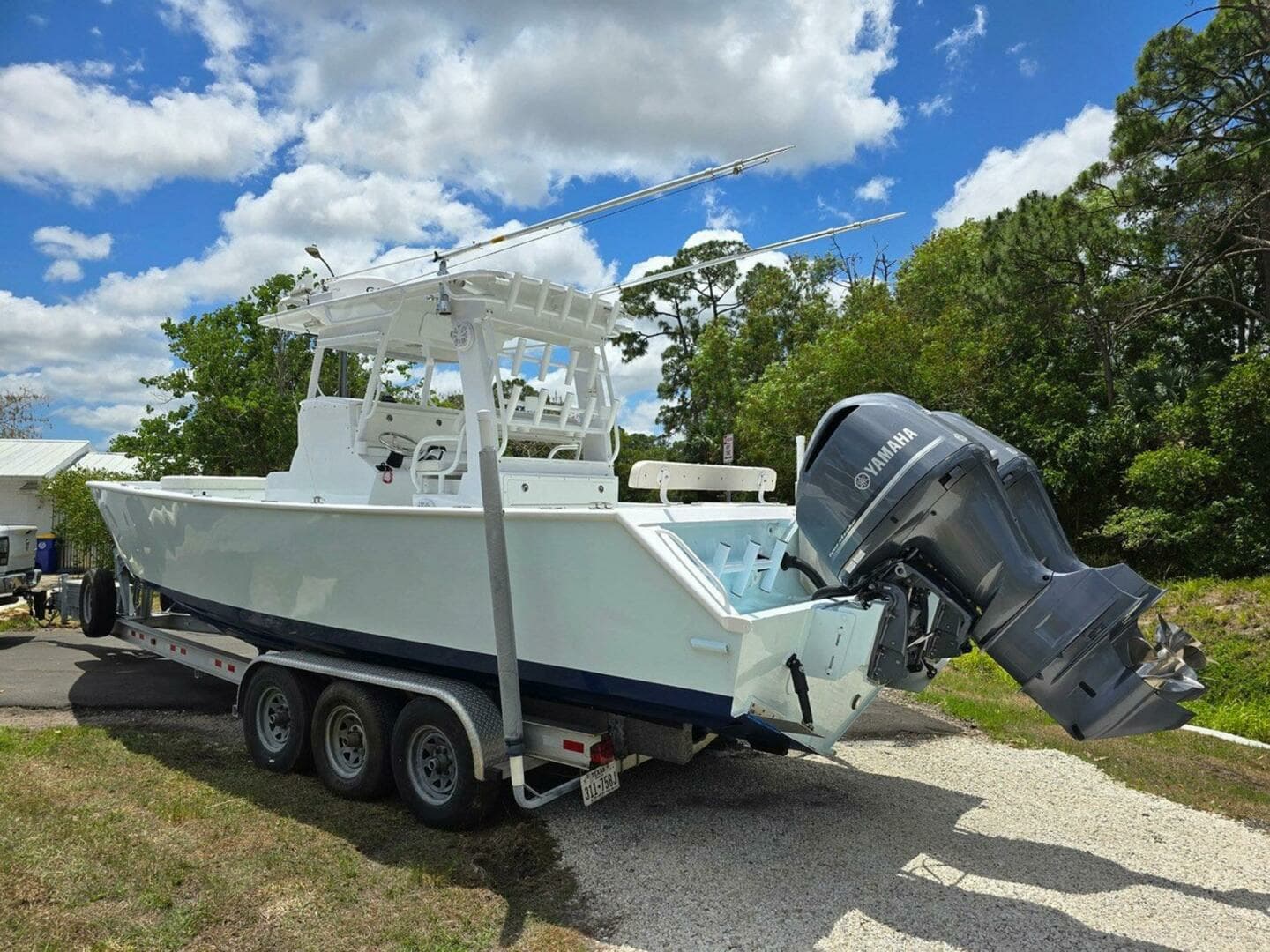 2012 Contender Custom 33 Center Console - Image 31