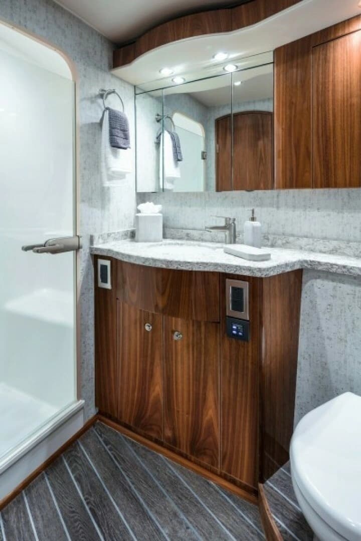 2027 Viking 58 Convertible - Image 10