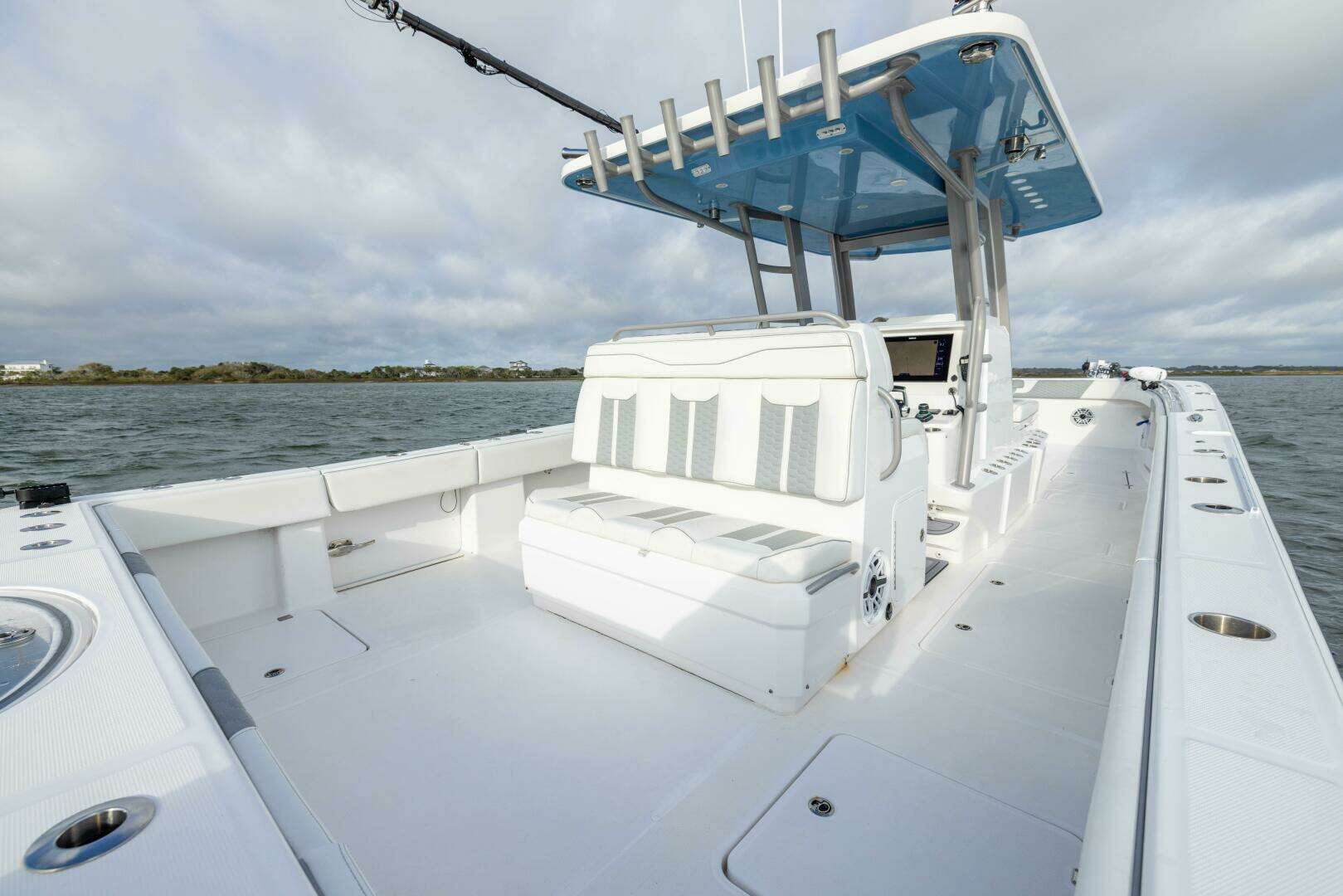 2024 Invincible 35’ Catamaran - Image 30