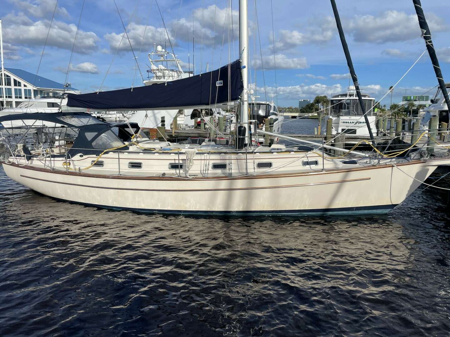 1994 Island Packet Cutter - Image 3