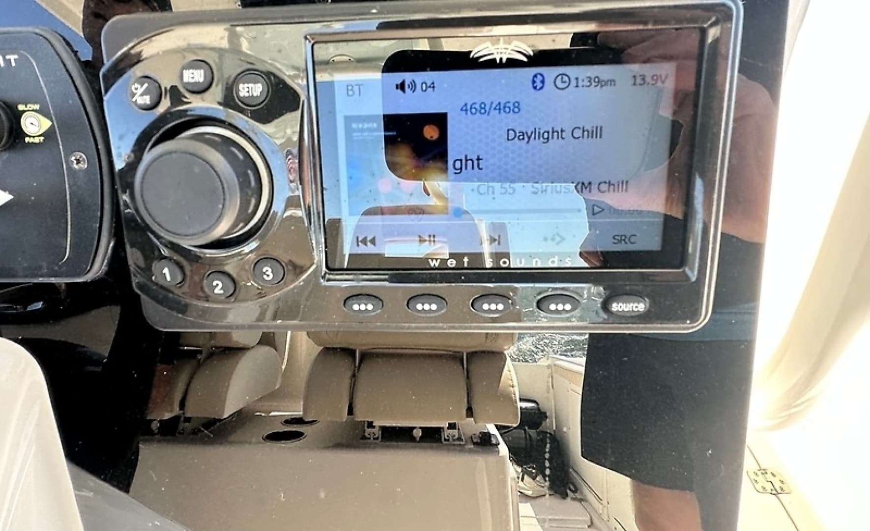 2021 Century 2900 Center Console - Image 13