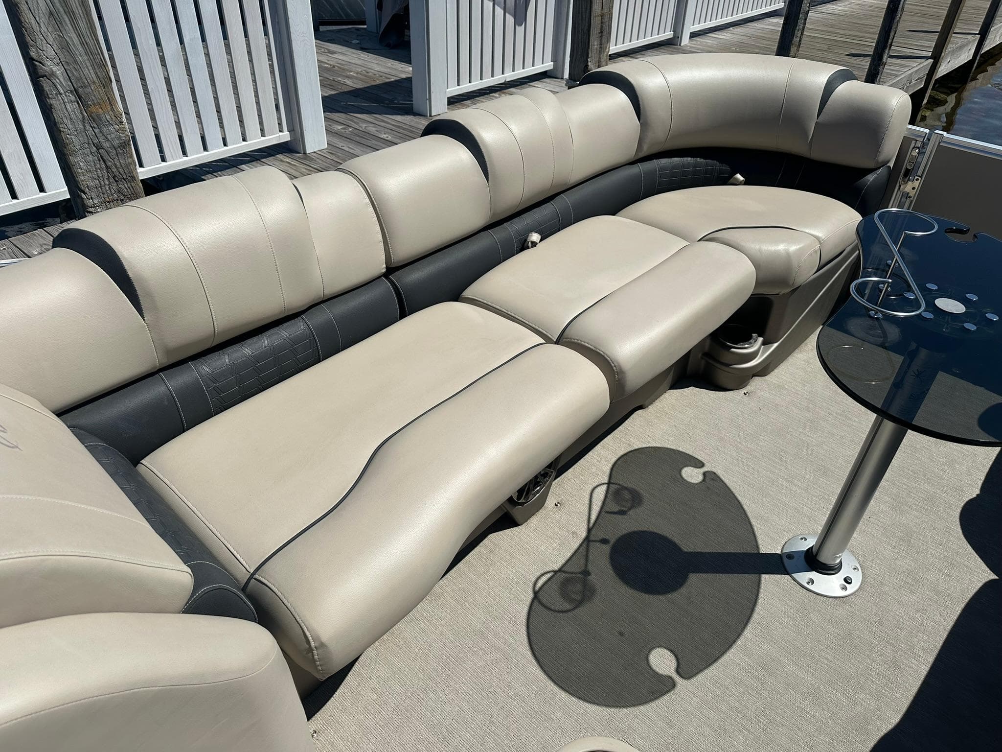 Luxurious seating on 2018 Avalon Catalina Platinum Entertainer pontoon boat.