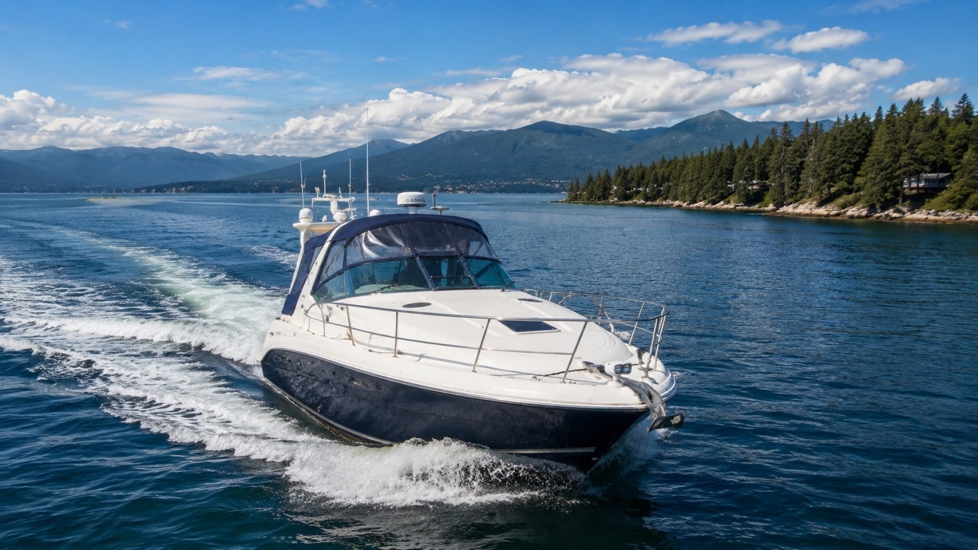 2004 Sea Ray 360 Sundancer - Image 2