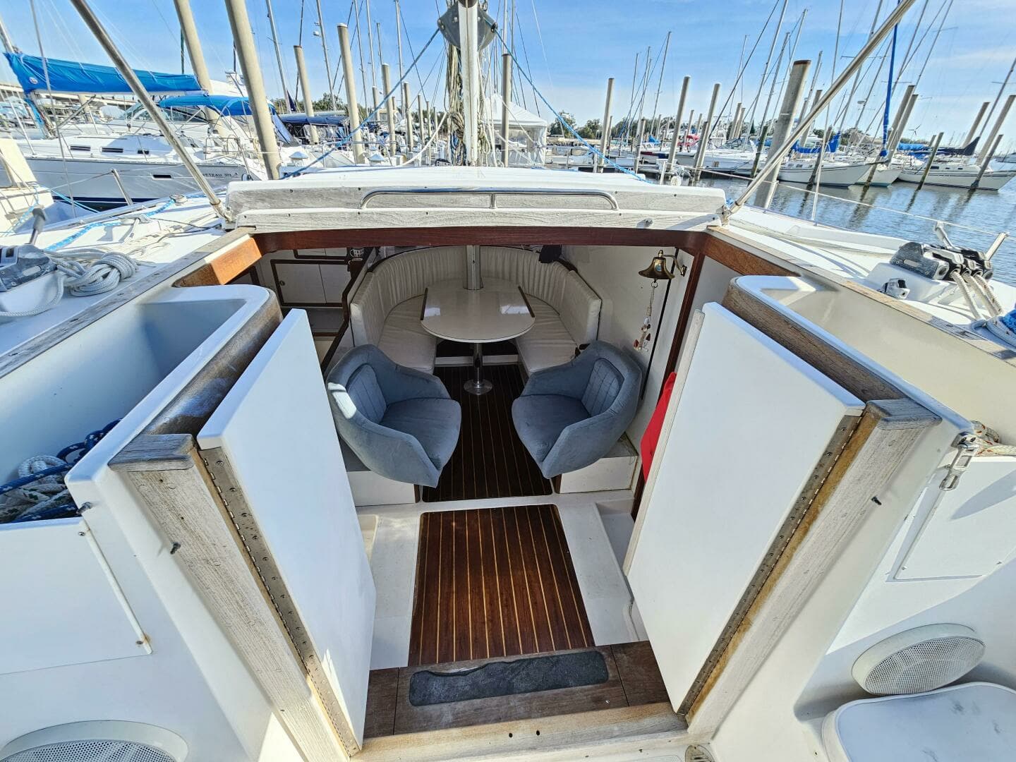 1992 Endeavour Catamaran 30 - Image 22