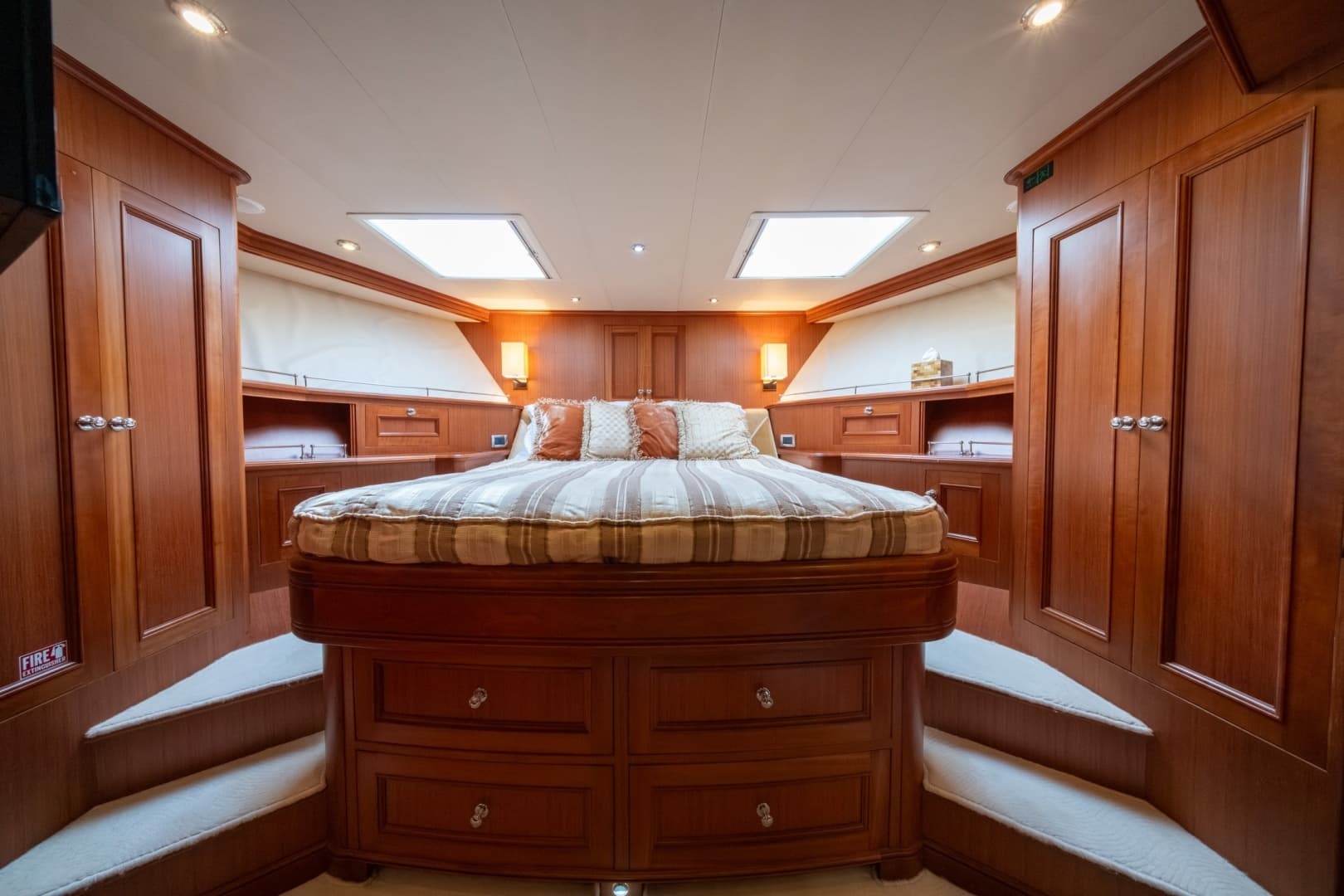 2010 Marlow Explorer 72E-CB - Image 33