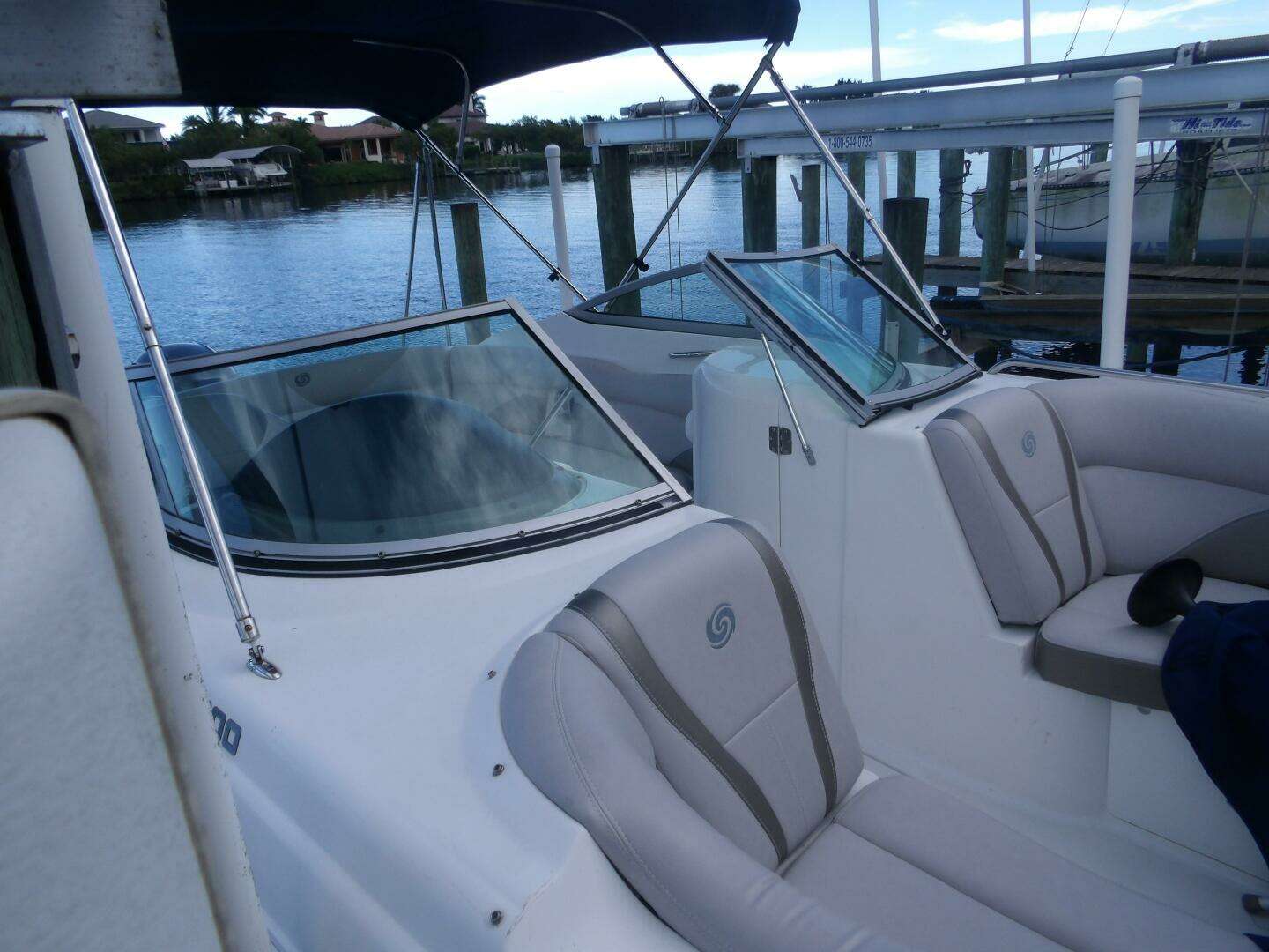 2017 Hurricane Sun Deck 2200 - Image 12