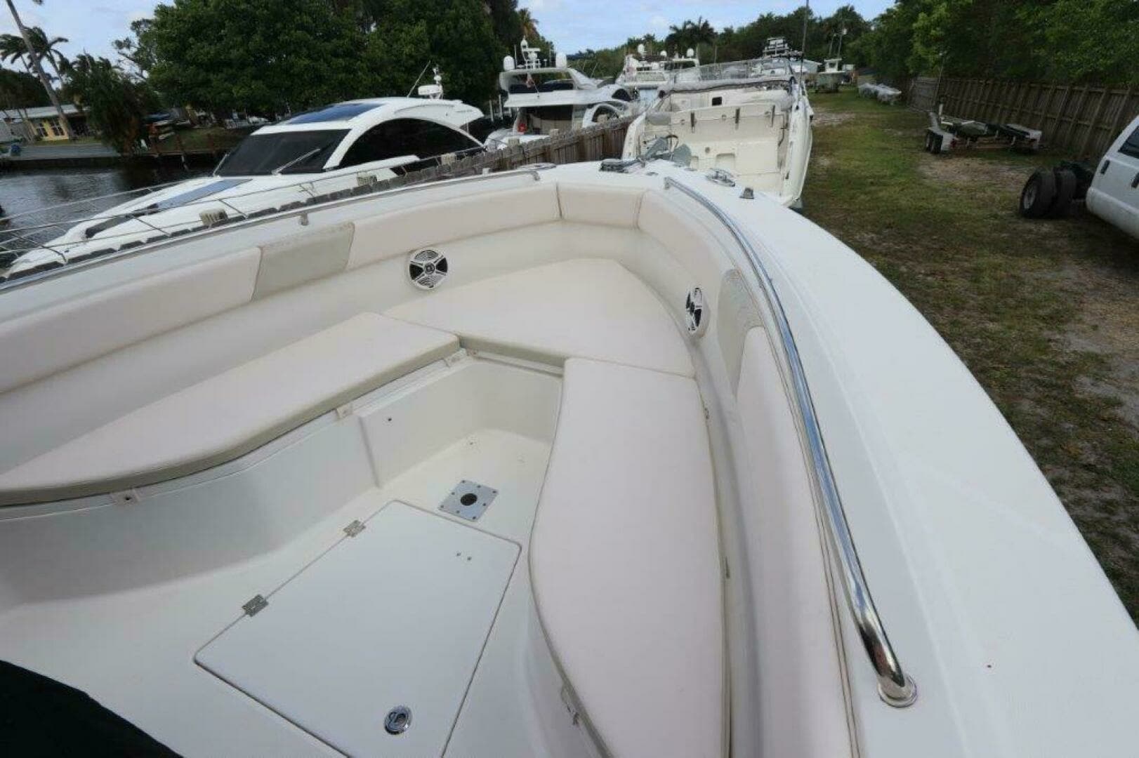 2017 Robalo R260 Center Console - Image 18