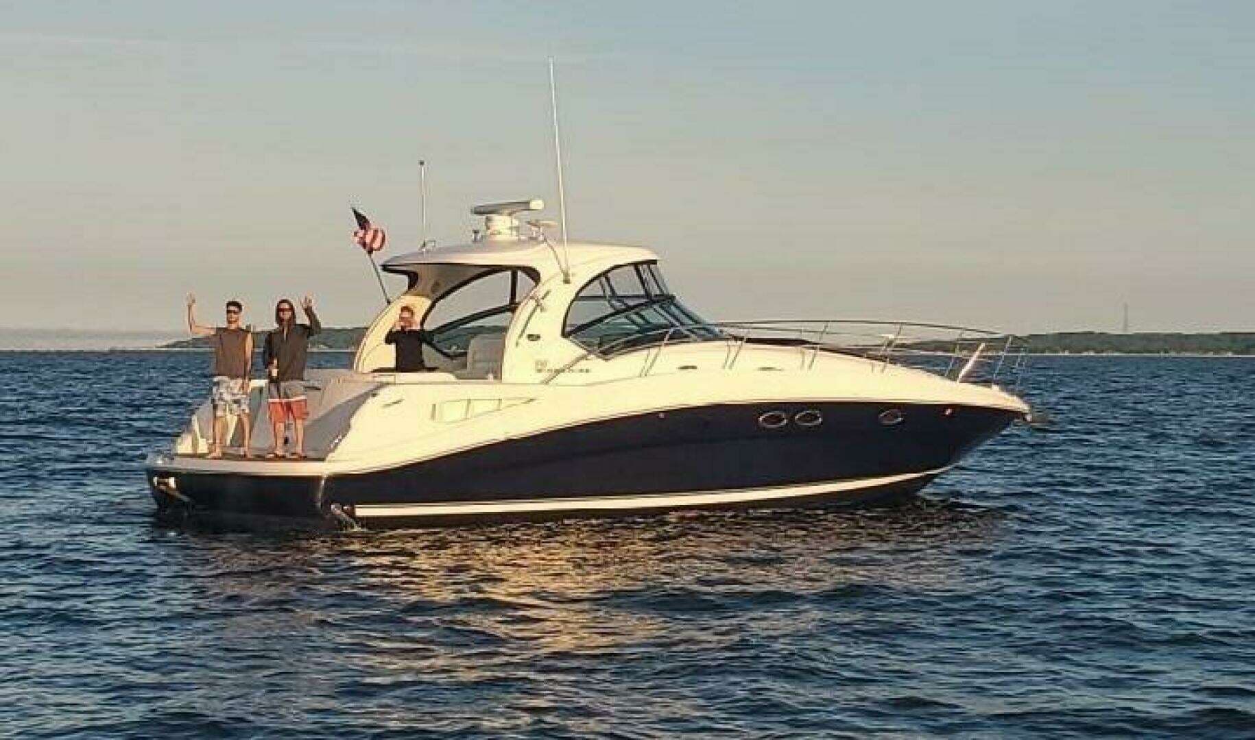 2004 Sea Ray 390 Sundancer - Image 2