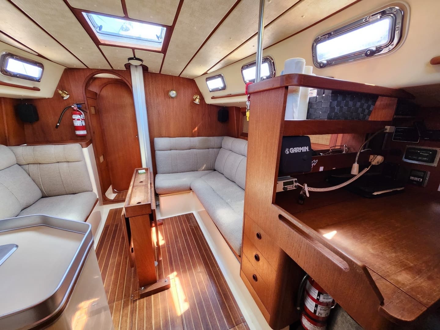 1982 Canadian Sailcraft CS-36 - Image 12