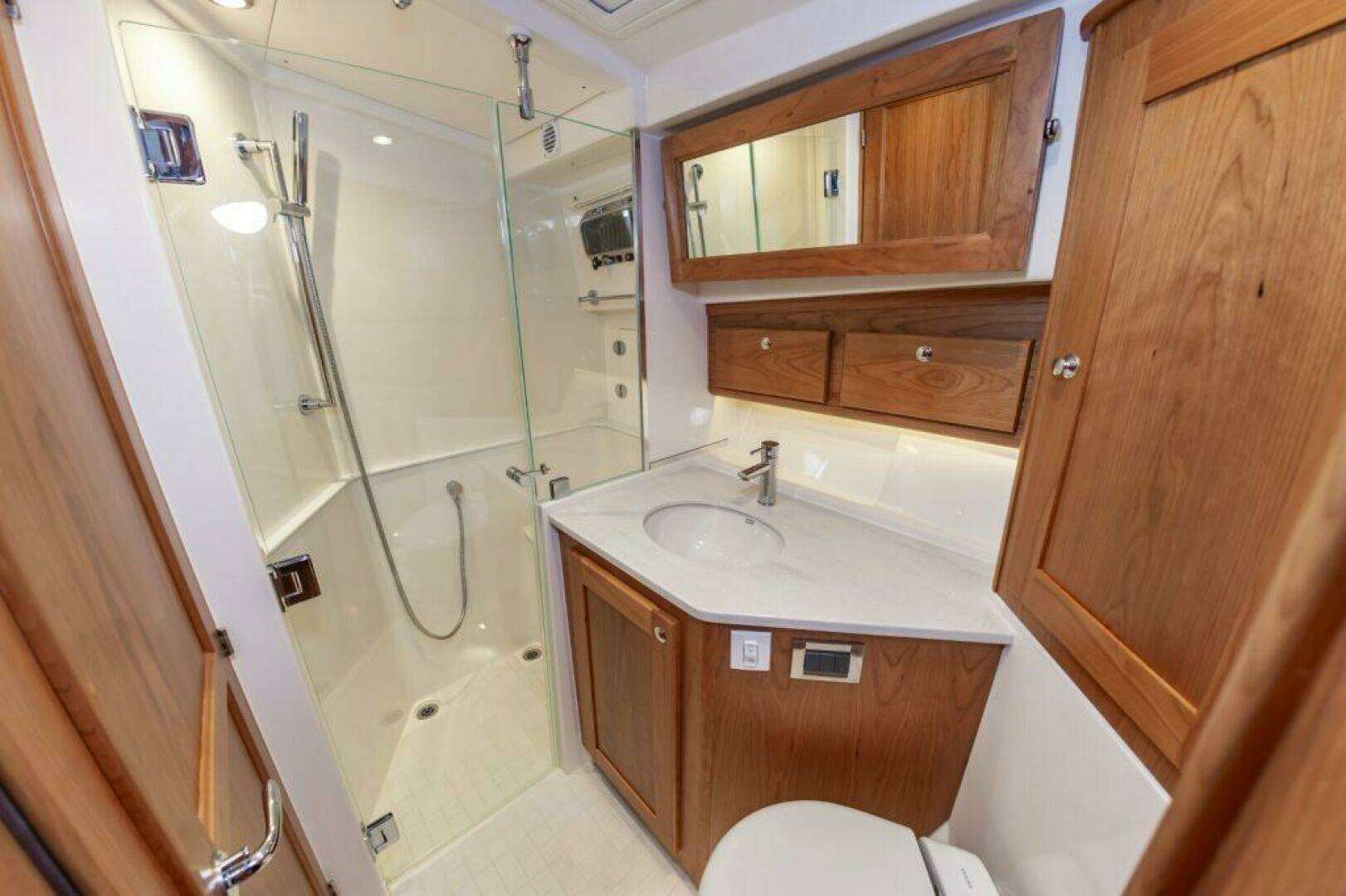 2026 Sabre 43 Salon Express - Image 43