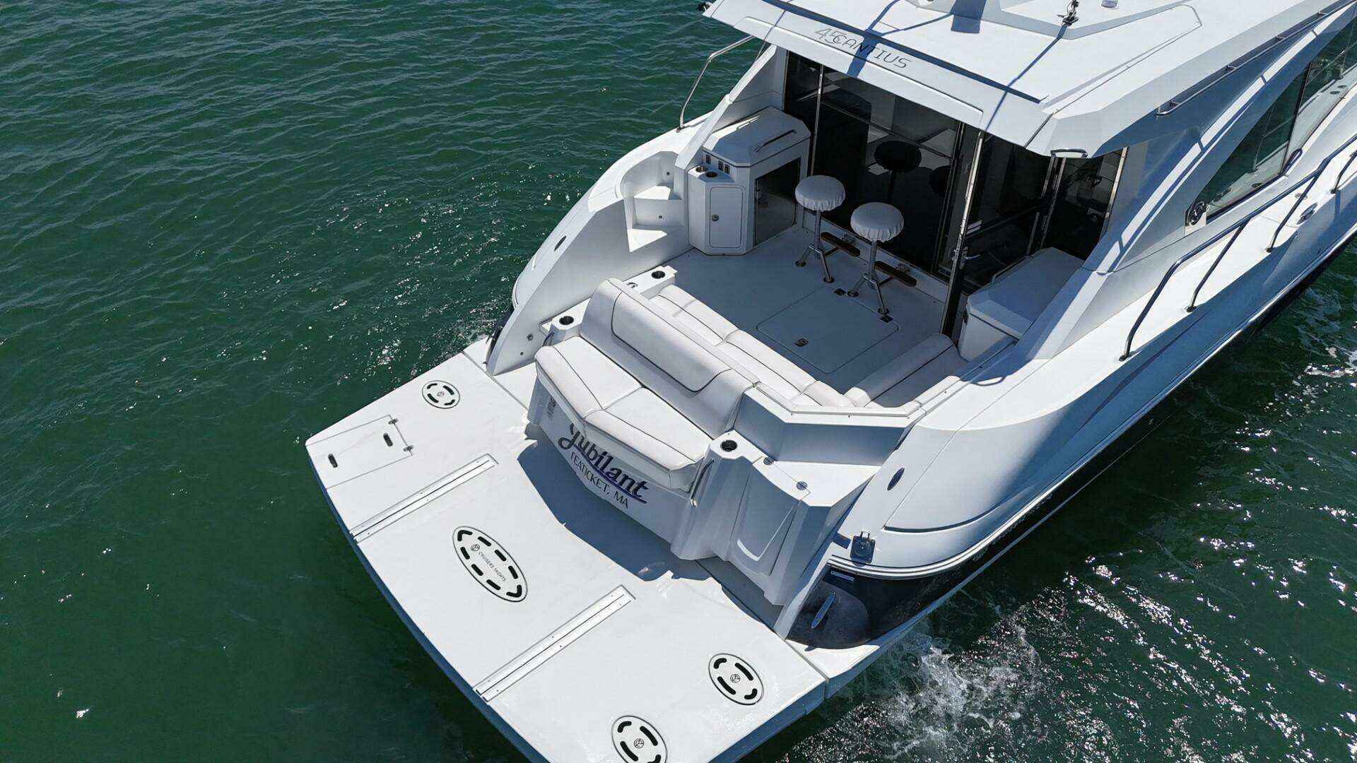 2015 Cruisers Yachts Cantius - Image 10
