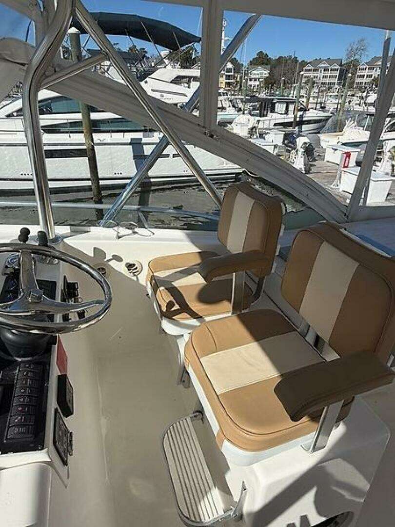 2011 Luhrs 37 IPS Canyon Series - Image 15
