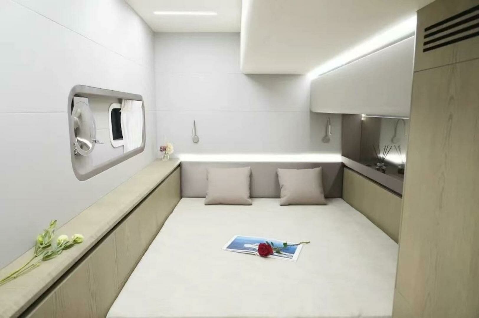 2026 Diamond Yachts EF56 Power Catamaran - Image 18