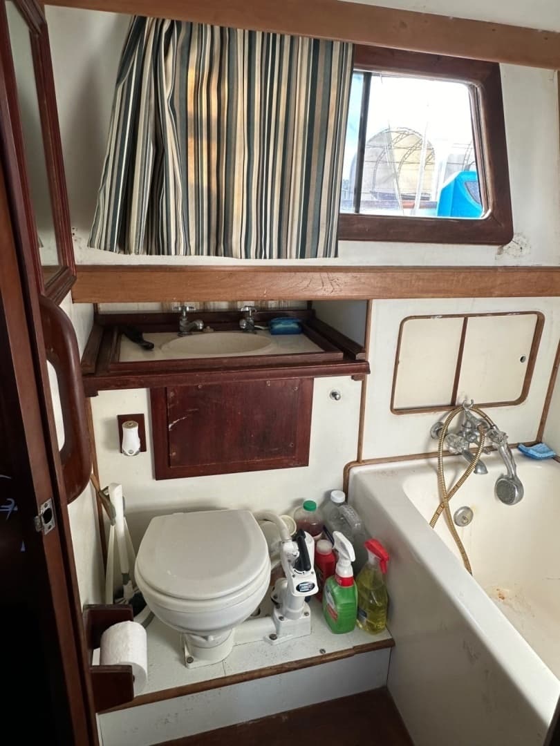 1981 Albin 36 Double Cabin - Image 36