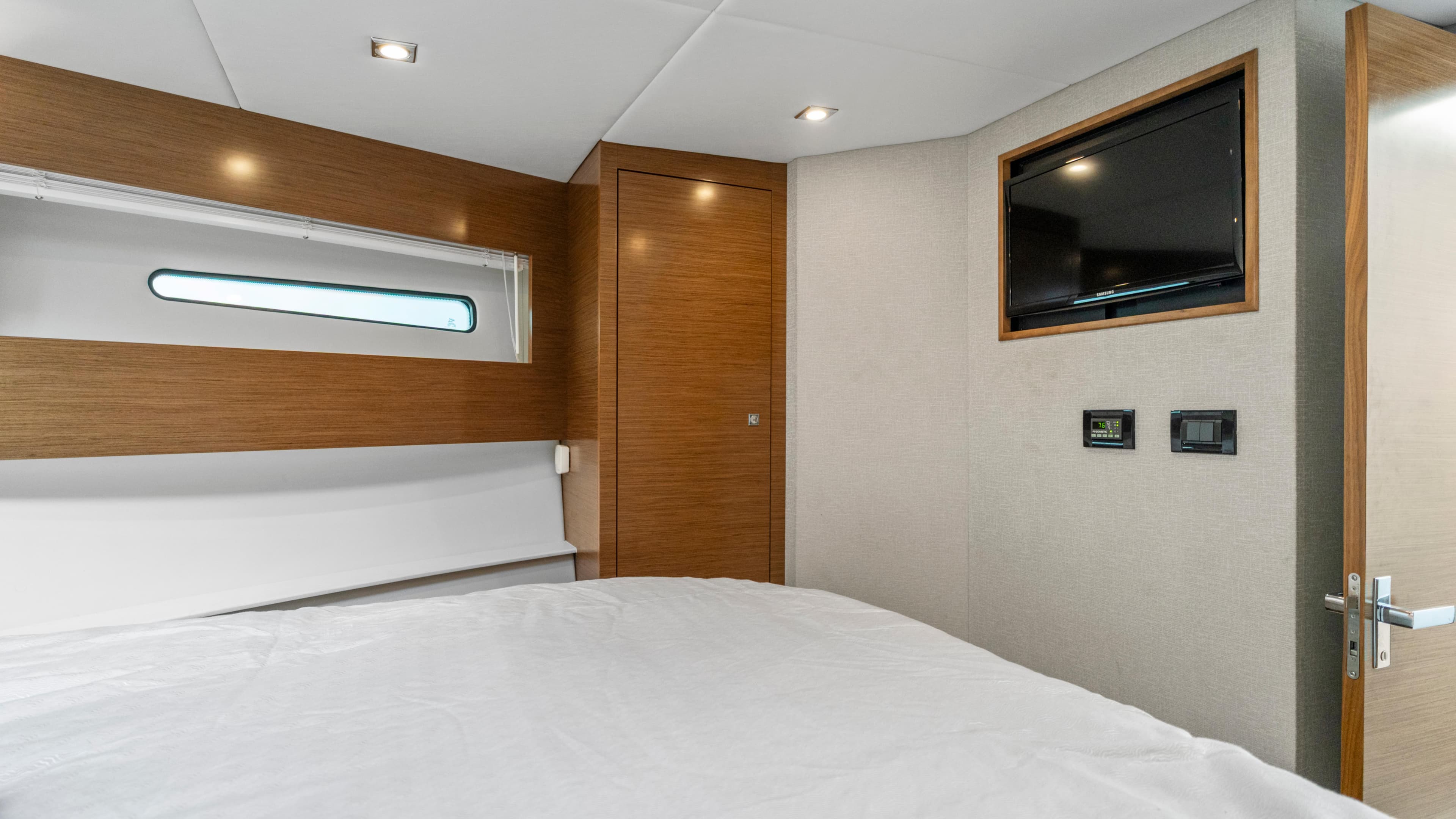 2019 Cruisers Yachts 42 Cantius - 39