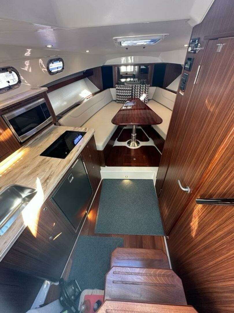 2020 Pursuit 355 OS - Image 17
