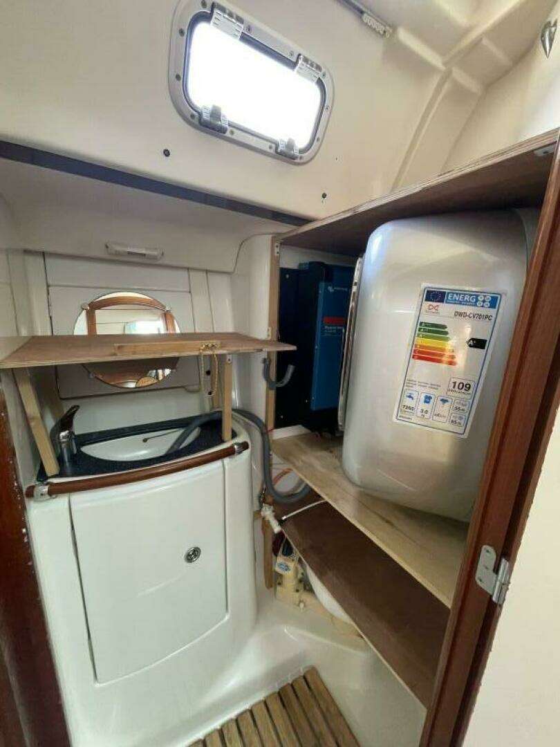 2005 Beneteau Oceanis 473 - Image 23