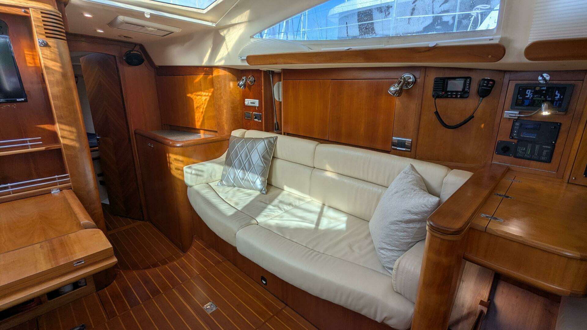2005 Saga 409 - Image 22