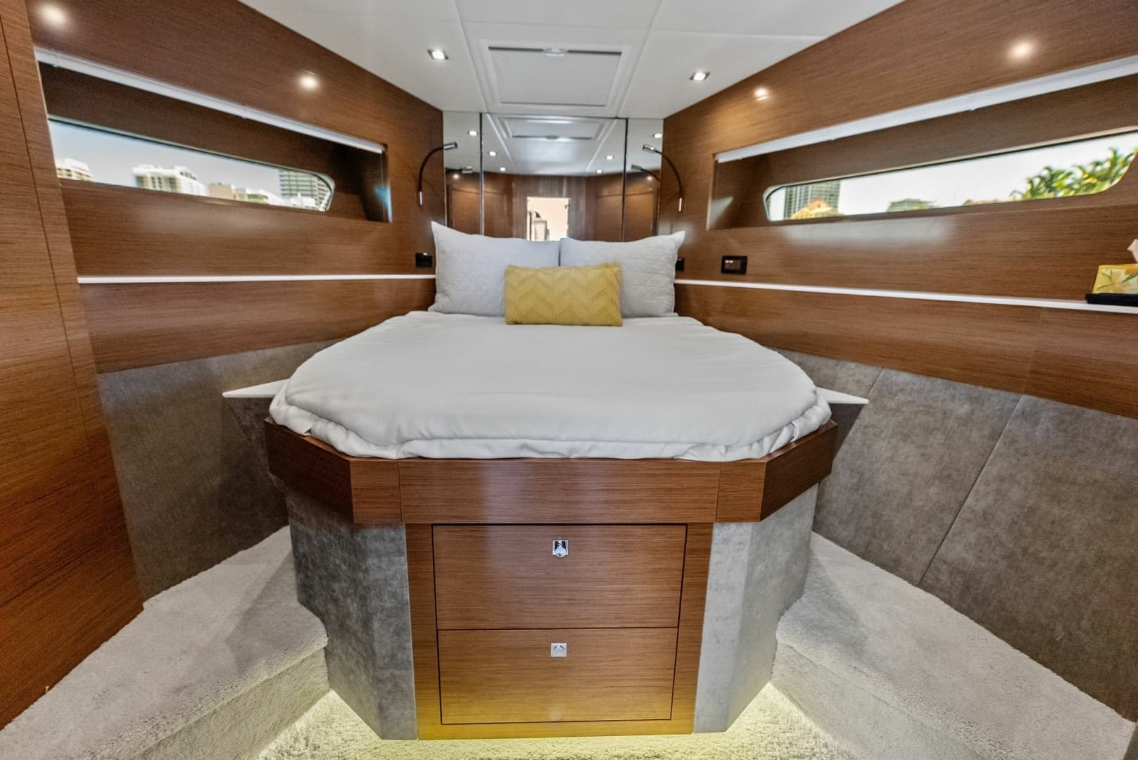 2019 Cruisers Yachts 54 Cantius - Image 51