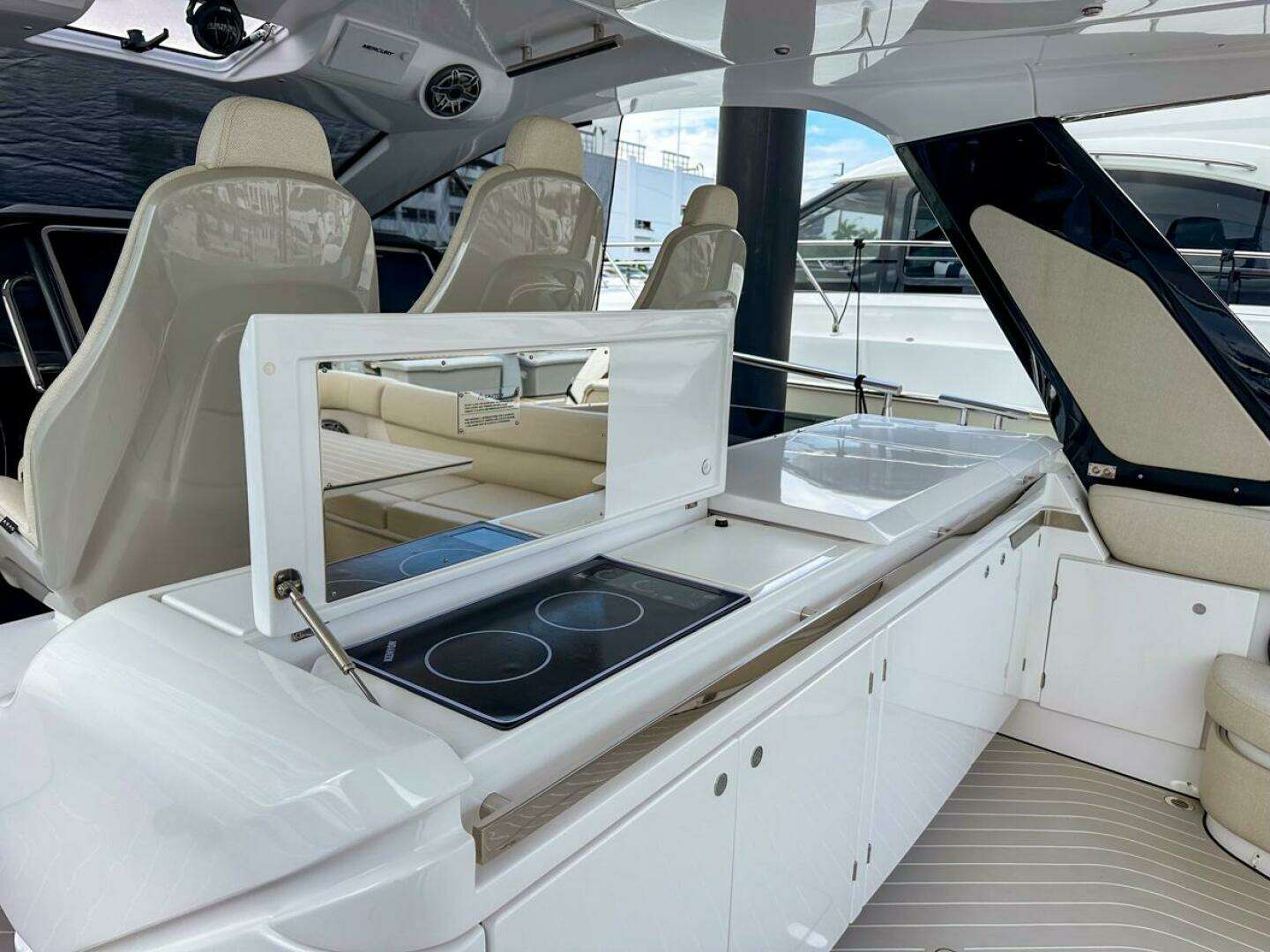 2023 Azimut Verve 47 - Image 13