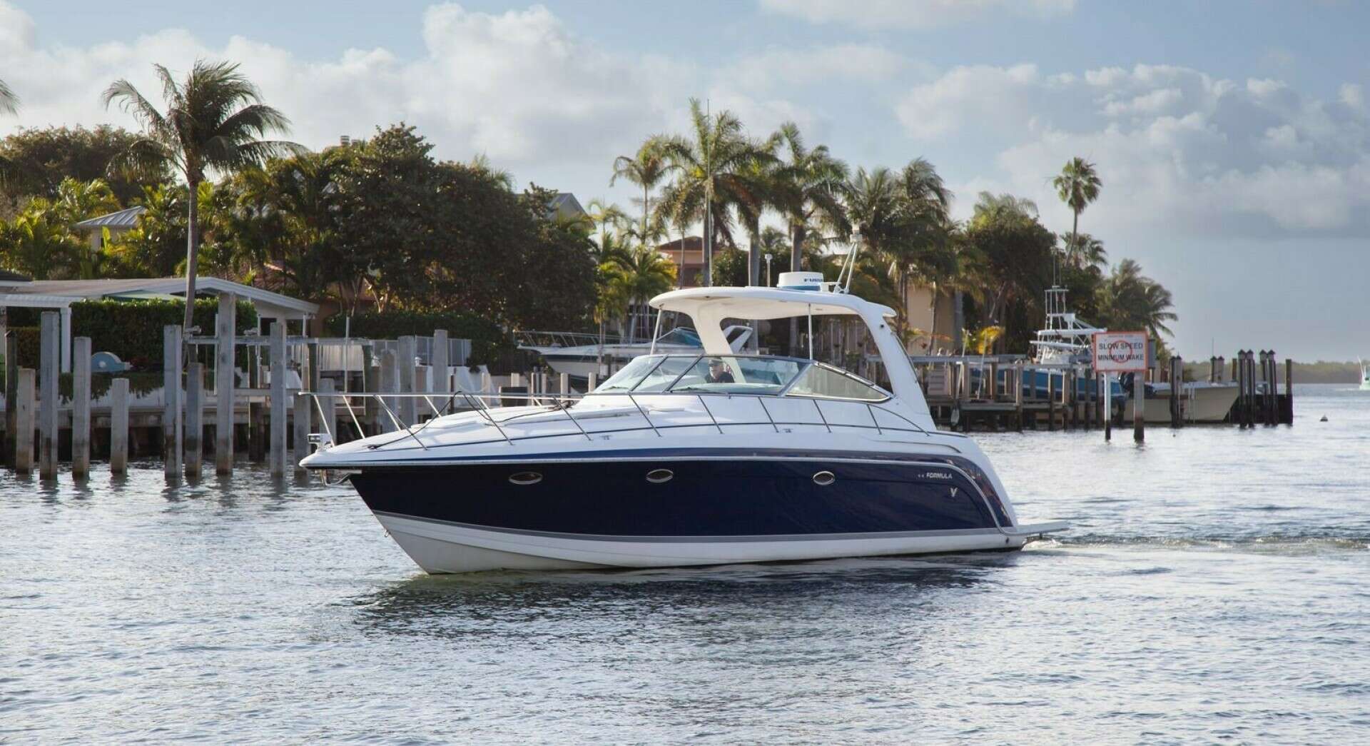 2004 Formula 40 Performance Cruiser - Image 3