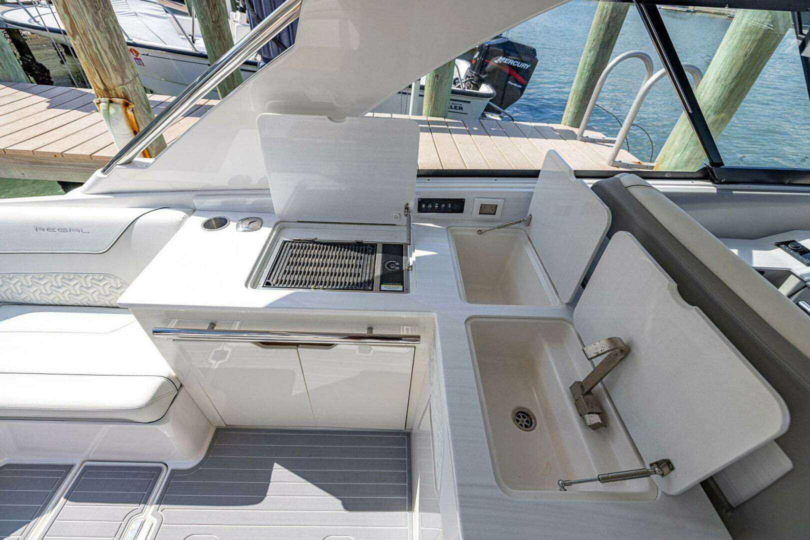 2022 Regal LX 36 - Image 37
