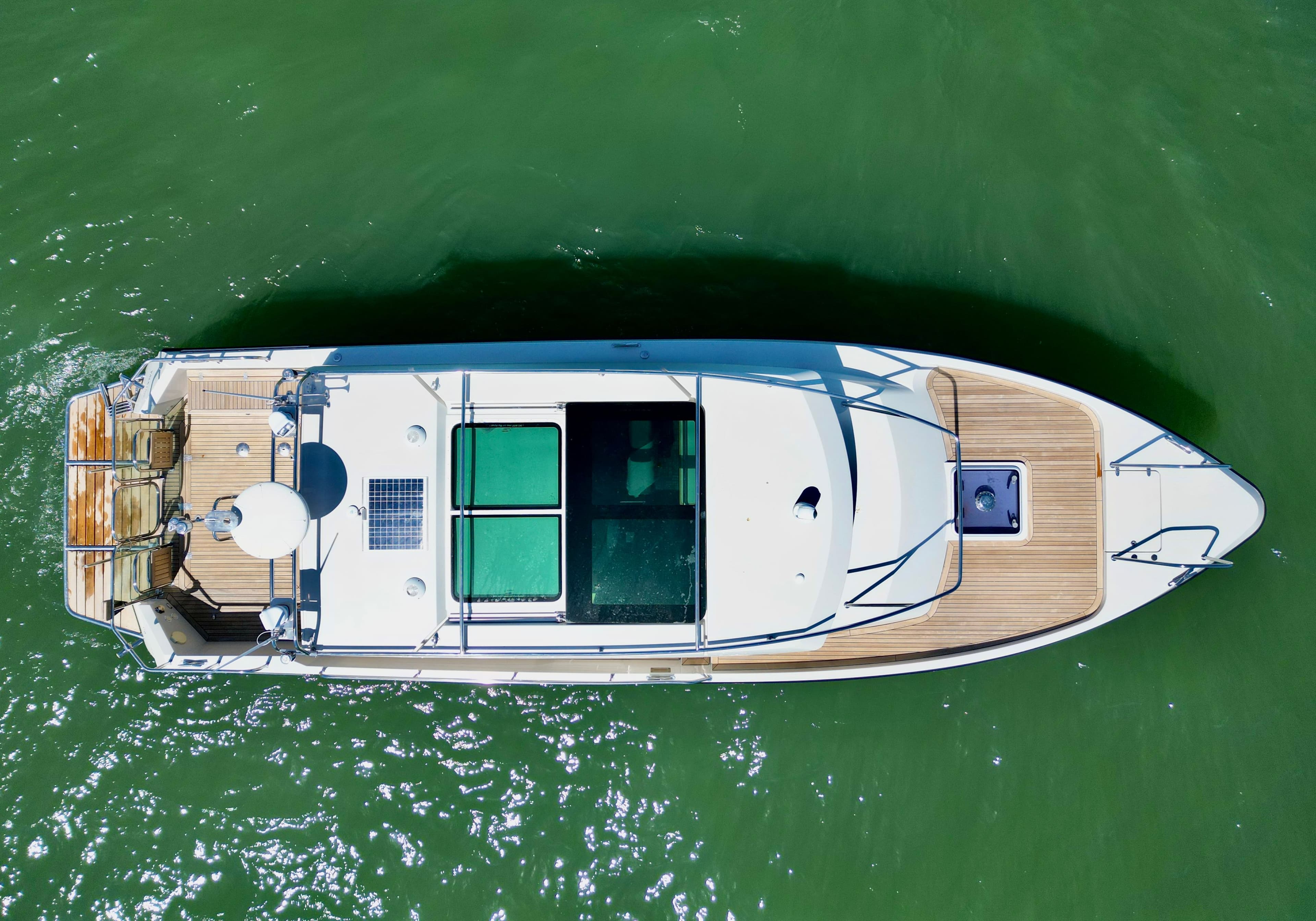2013 Delta Powerboats 40 Walk Around - 19