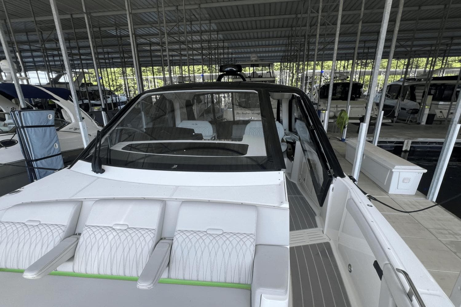 2024 Sea Ray 370 DA - 19