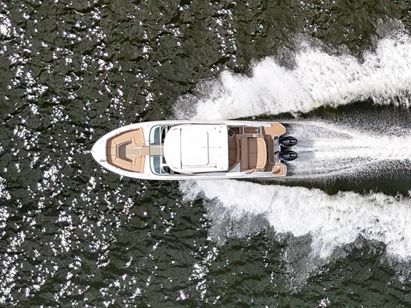 2023 Sea Ray SLX 310 OB - Image 11