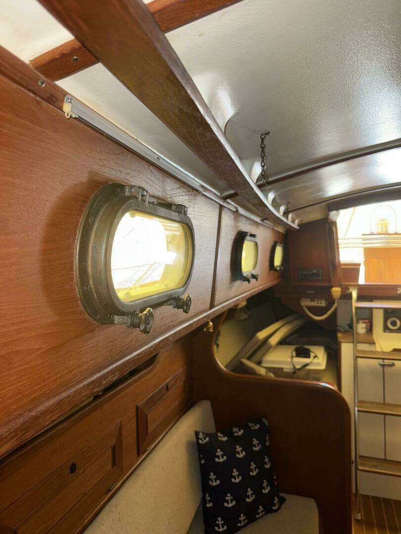 1985 Cape Dory — - Image 10
