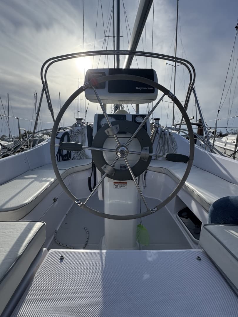 2019 Catalina 315 - Image 5