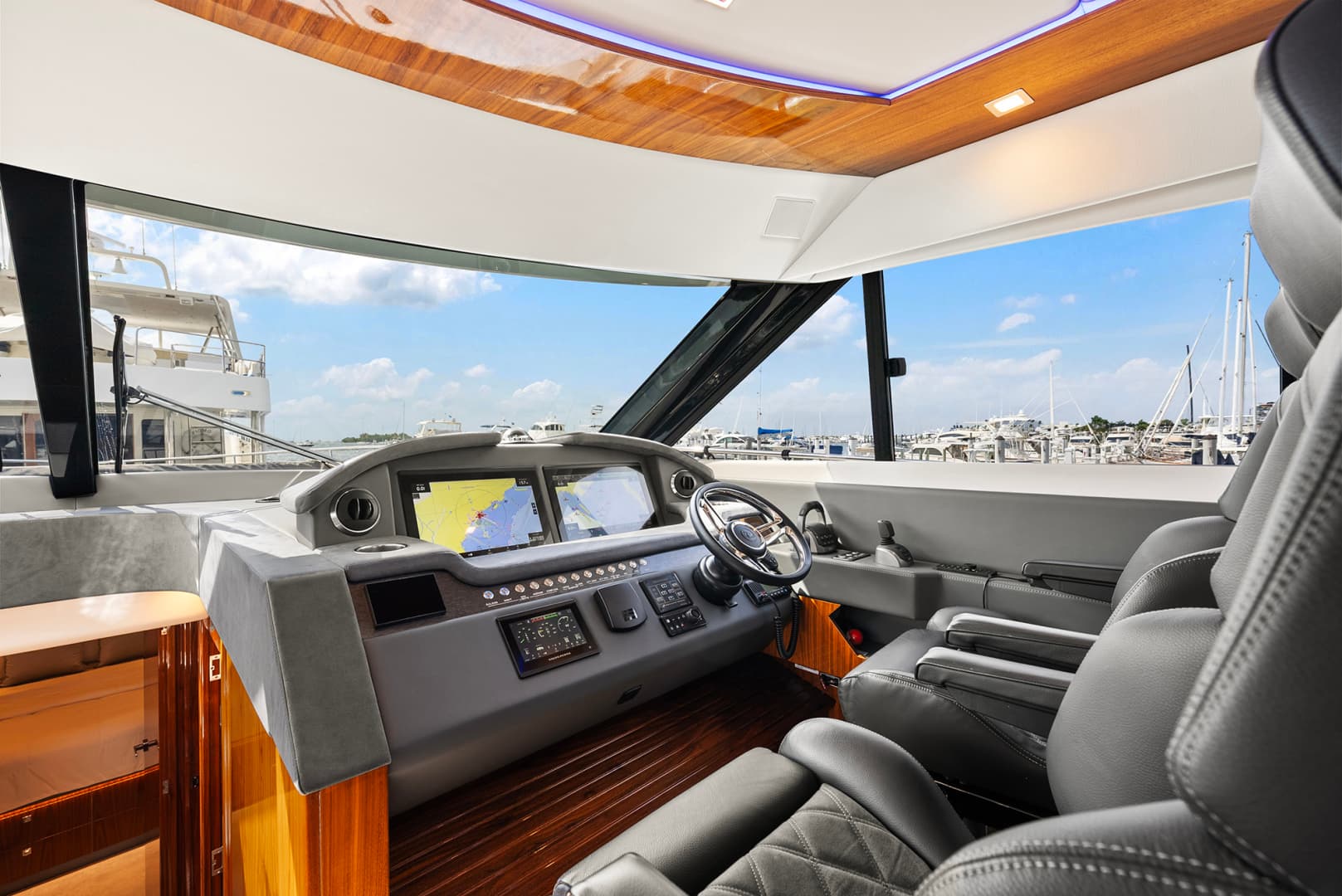 2024 Riviera 6000 SPORT YACHT - Image 59