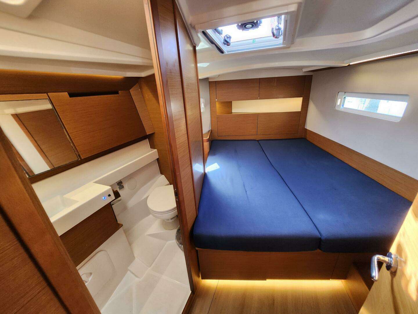 2020 Jeanneau Sun Odyssey 410 - Image 32