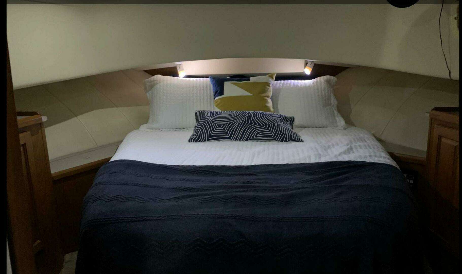 1998 Mainship 350 - Image 12