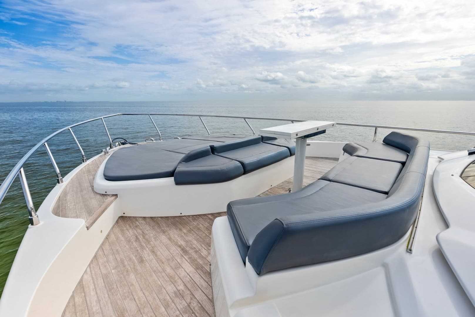 2018 Ferretti Yachts 800 - Image 32