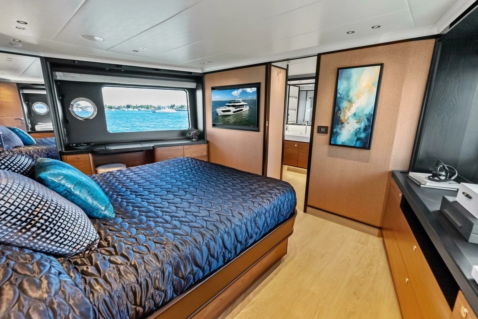 2025 Absolute 75 Navetta - Image 25