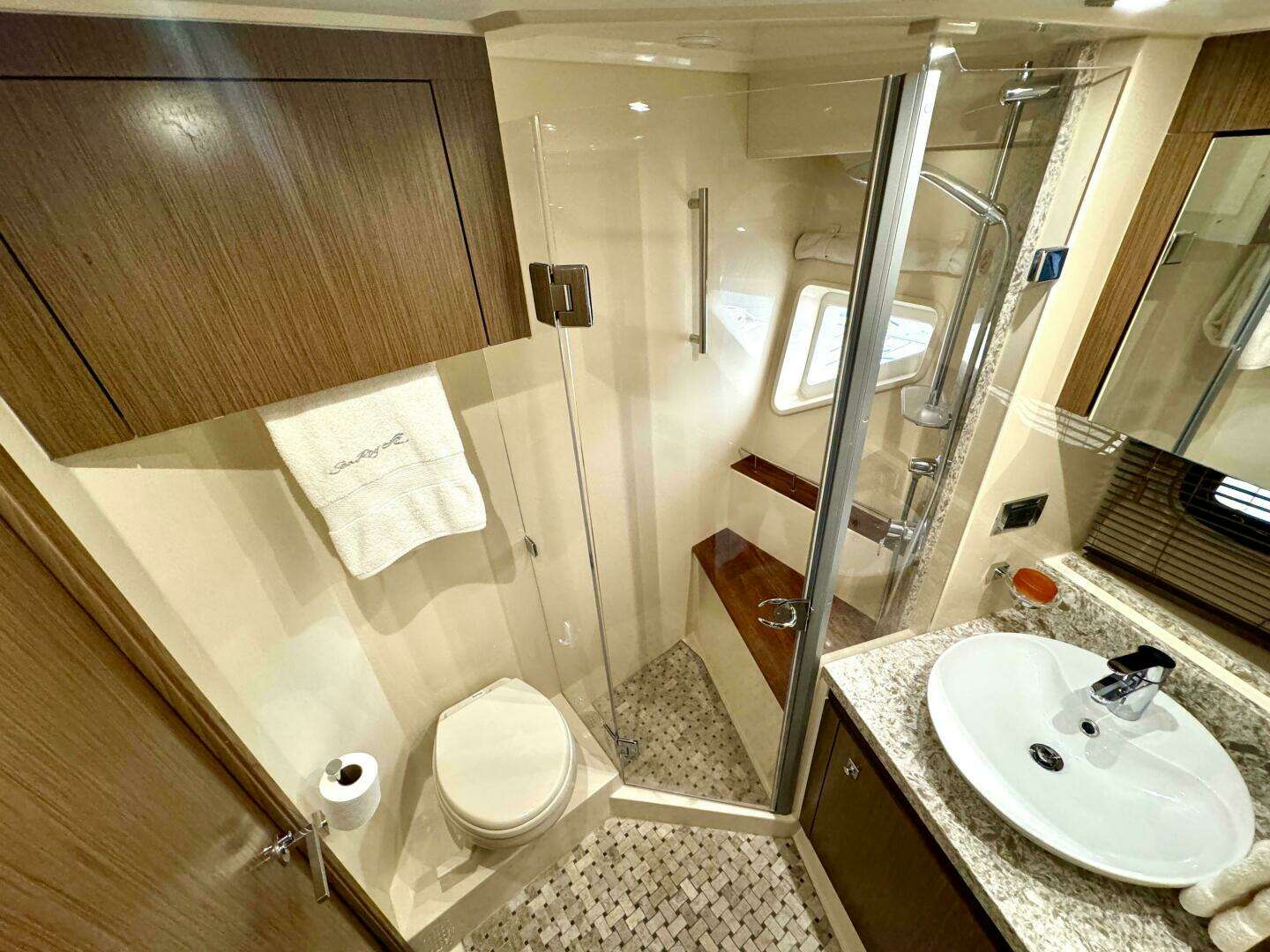 2017 Sea Ray 510 Sundancer - Image 48