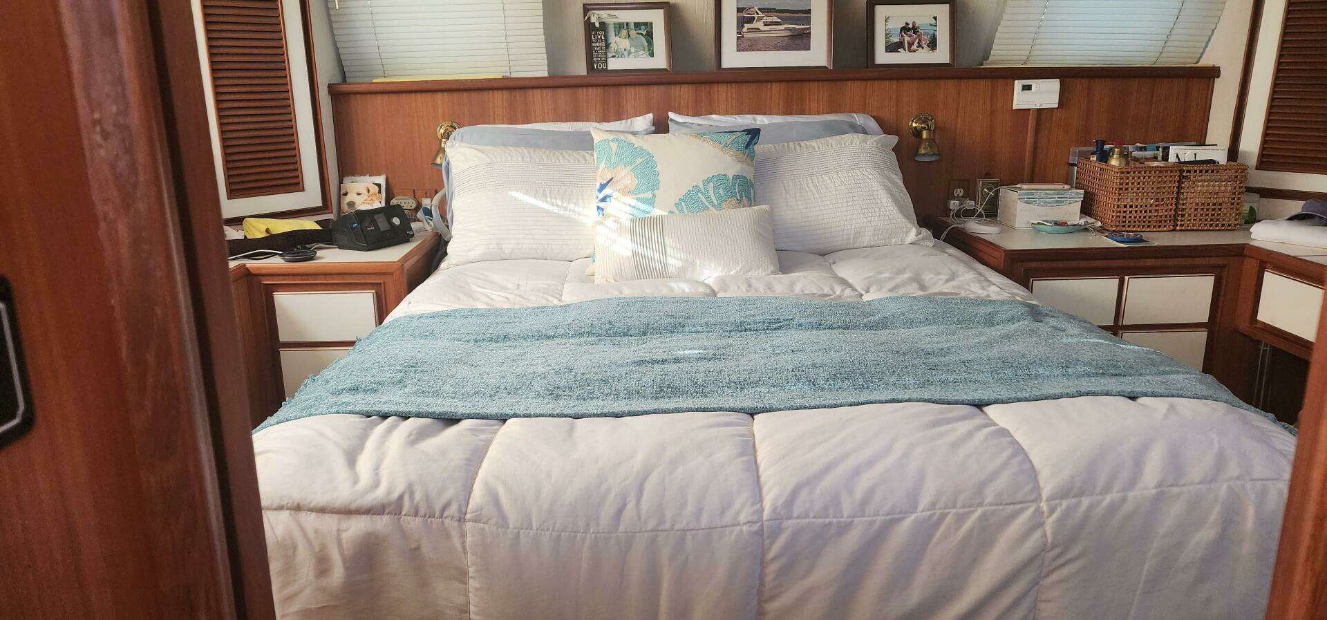 1988 Vantare 44 Aft Cabin - Image 20