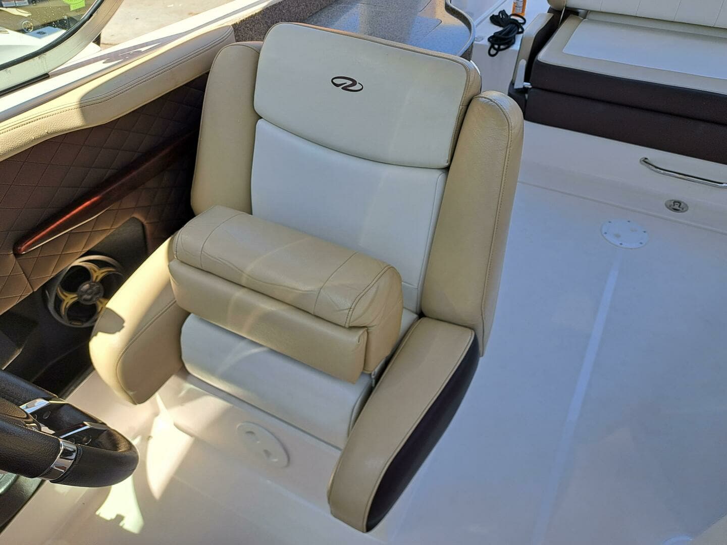 2014 Regal 2700 Bowrider - Image 13