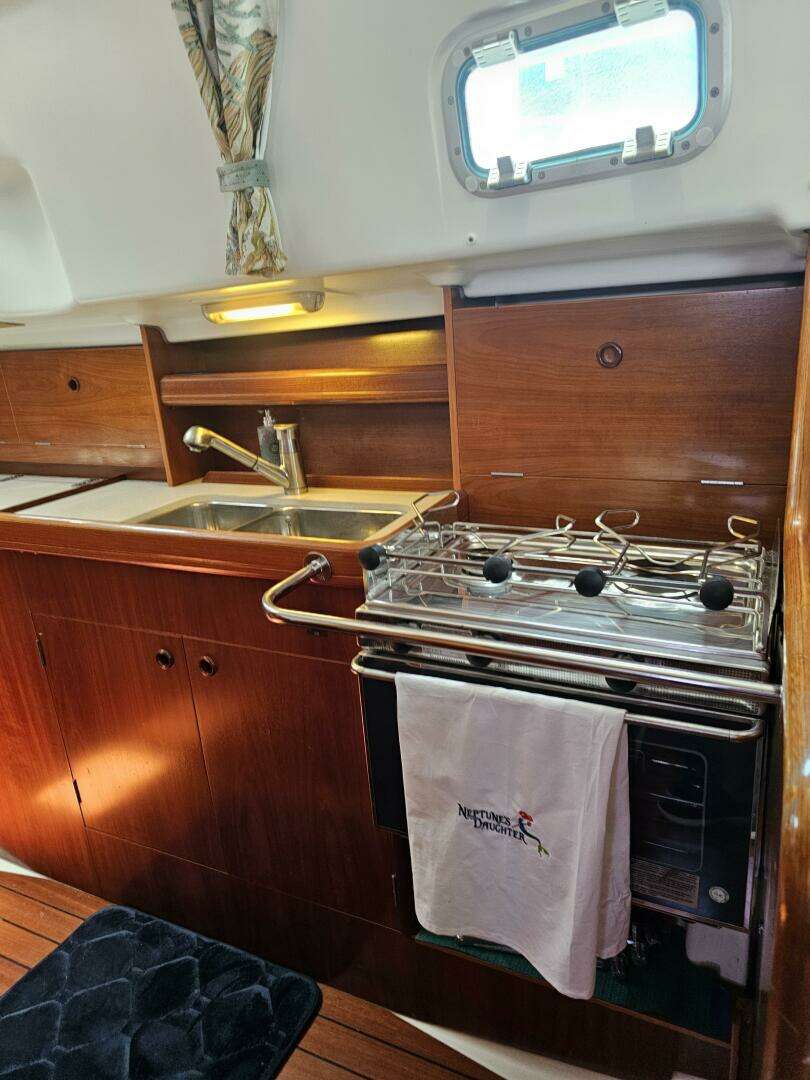 2000 Beneteau 36 Center Cockpit - Image 28