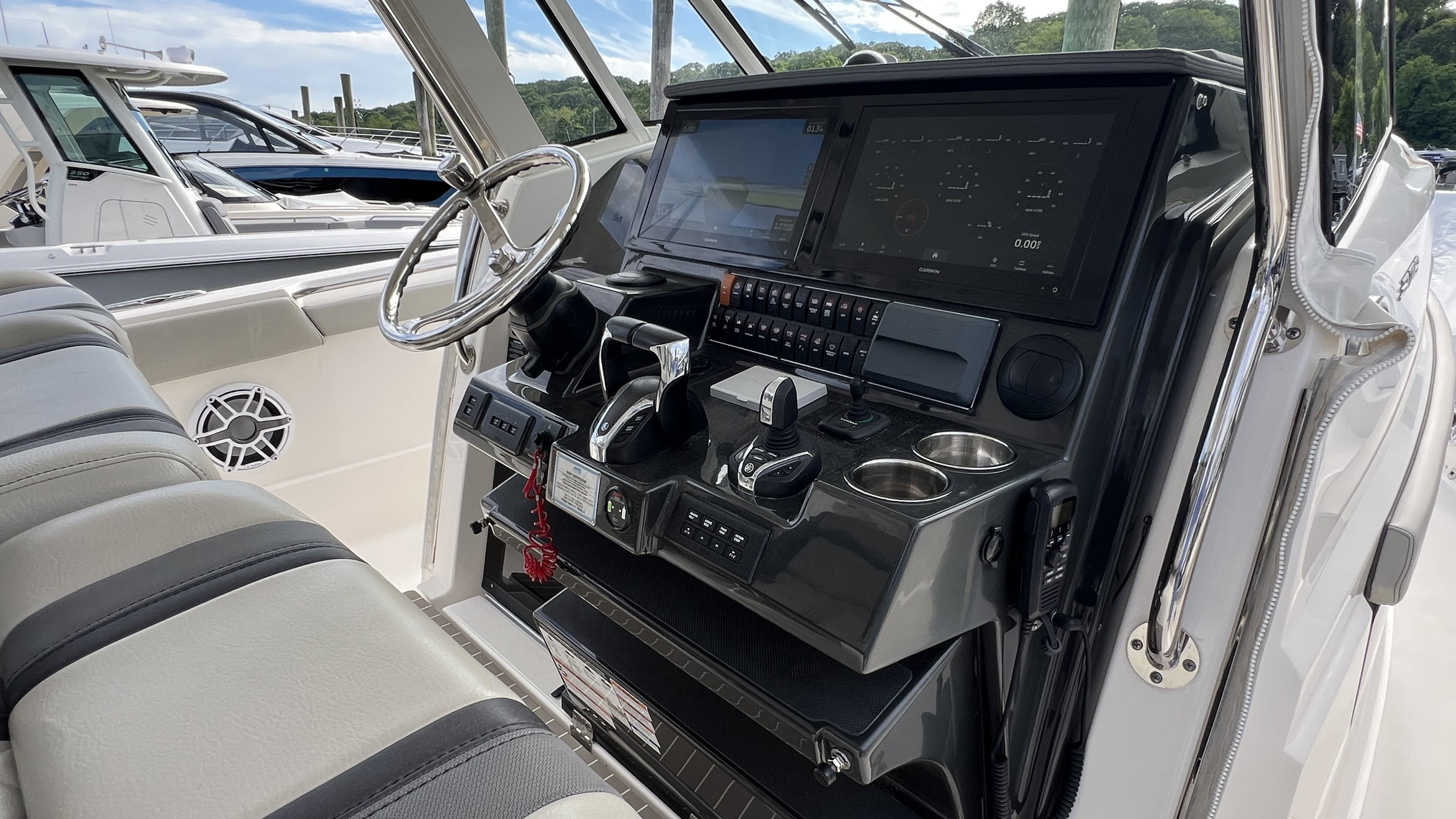 2023 Pursuit S378 - 35