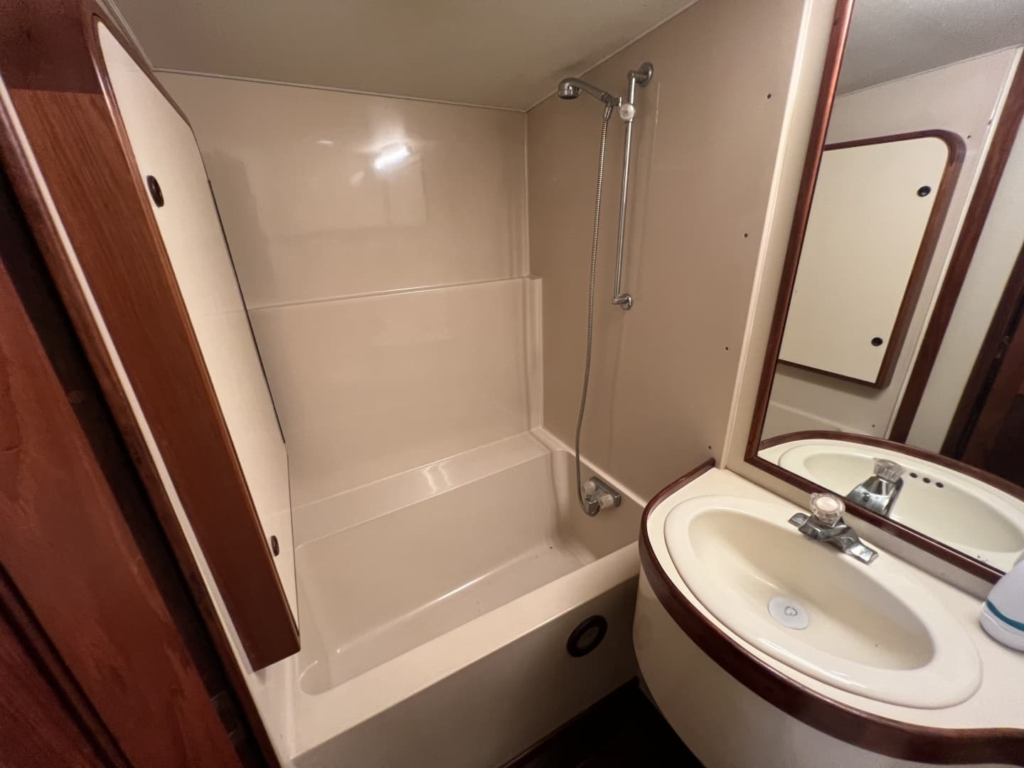 1982 Gulfstar 48 Aft Cabin - Image 26